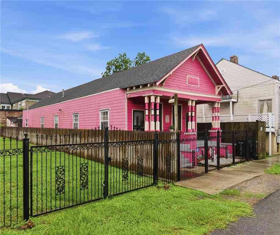 Homes For Sale - 224 Jane Place<br/> New Orleans, LA 70119