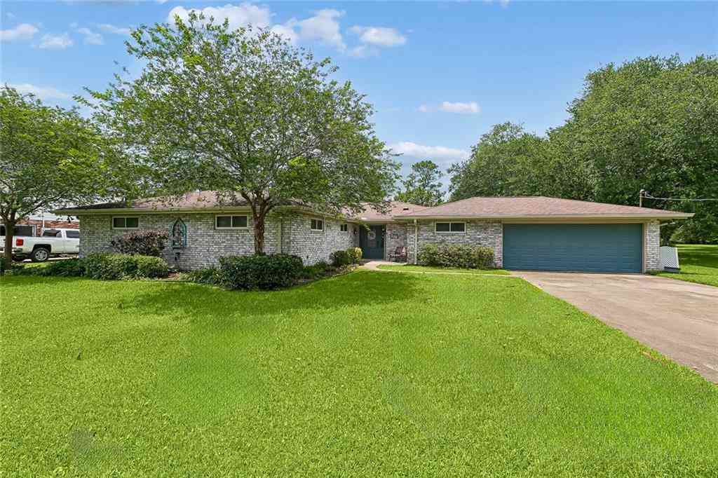 Homes For Sale - 258 Plantation Road<br/> Hahnville, LA 70057