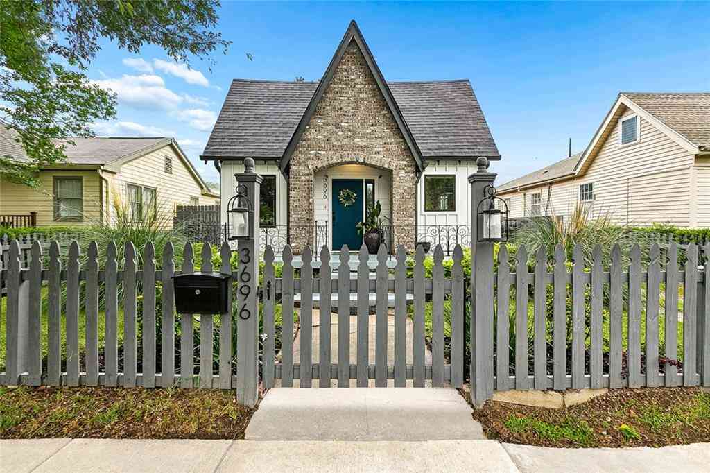 Homes For Sale - 3696 Piedmont Drive<br/> New Orleans, LA 70122