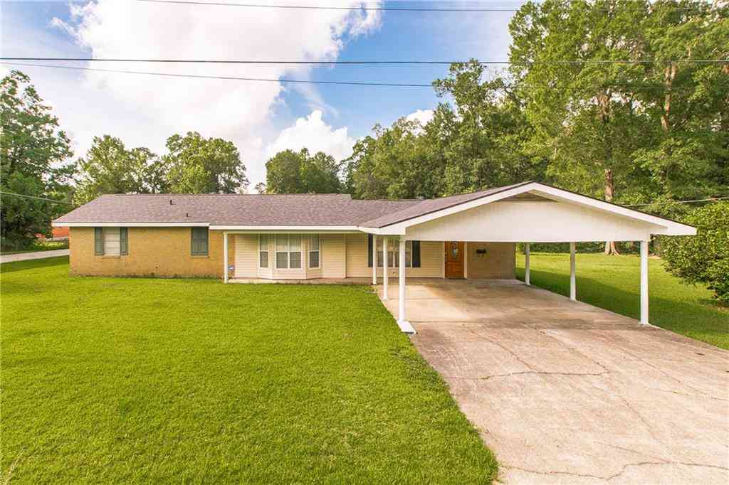 Homes For Sale - 928 S Dogwood Drive<br/> Washington County, Bogalusa, LA 70427