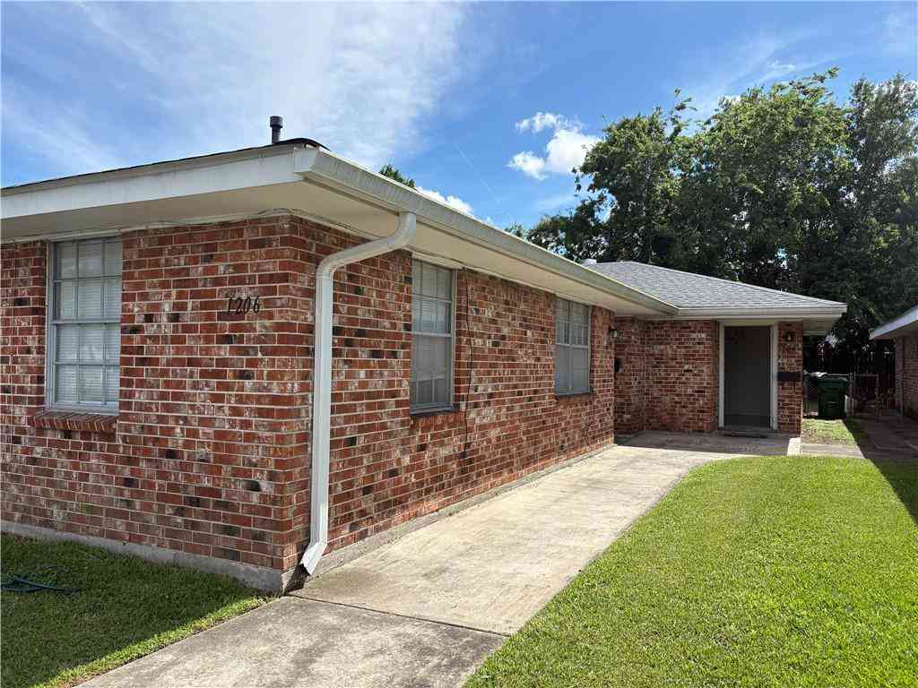 Multifamily For Rent - 1204 Amelia Street<br/> Gretna, LA 70053
