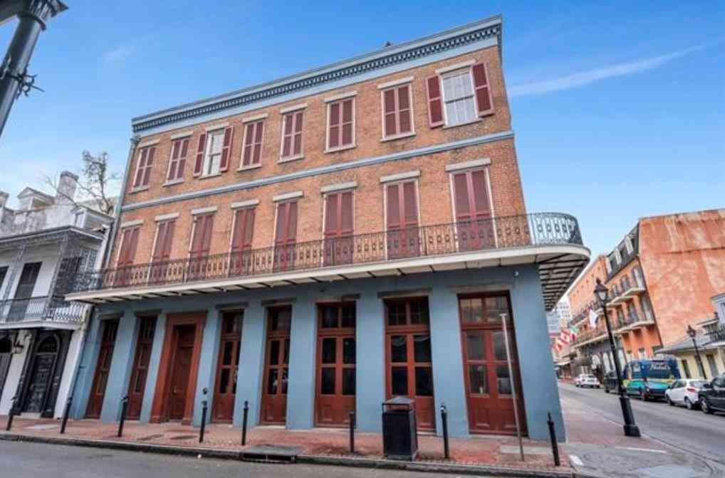 Apartment For Rent - 438 Dauphine Street #1B<br/> New Orleans, LA 70112