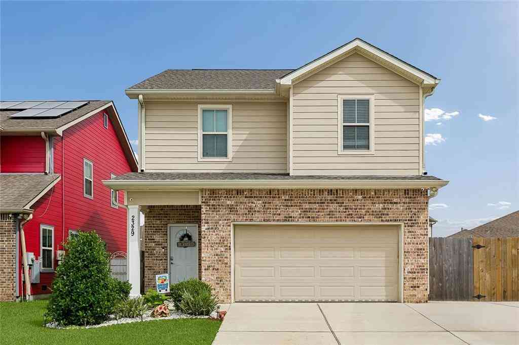 Homes For Sale - 2329 E Village Court<br/> Gretna, LA 70056