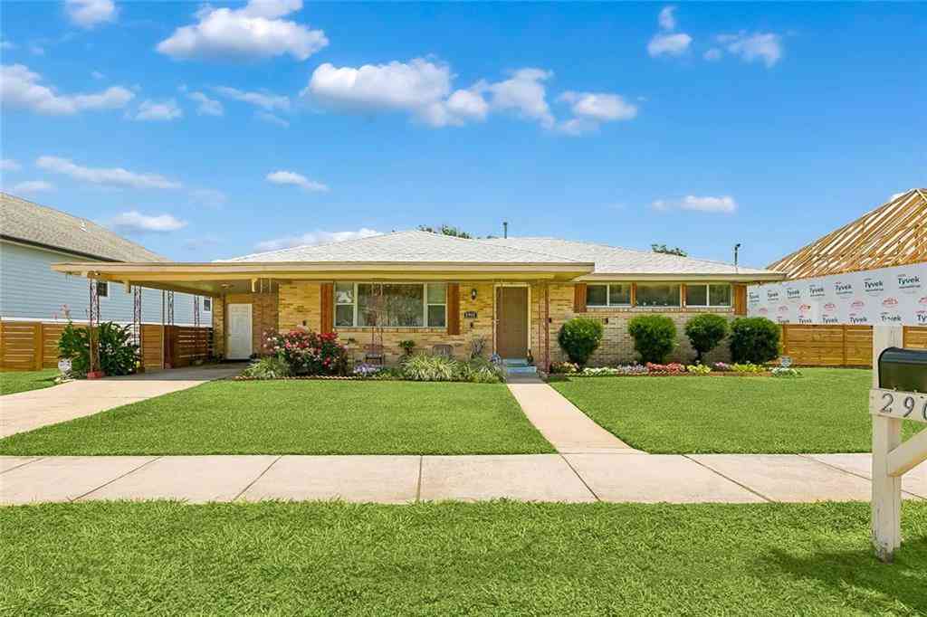 Homes For Sale - 2901 Lyndell Drive<br/> Chalmette, LA 70043