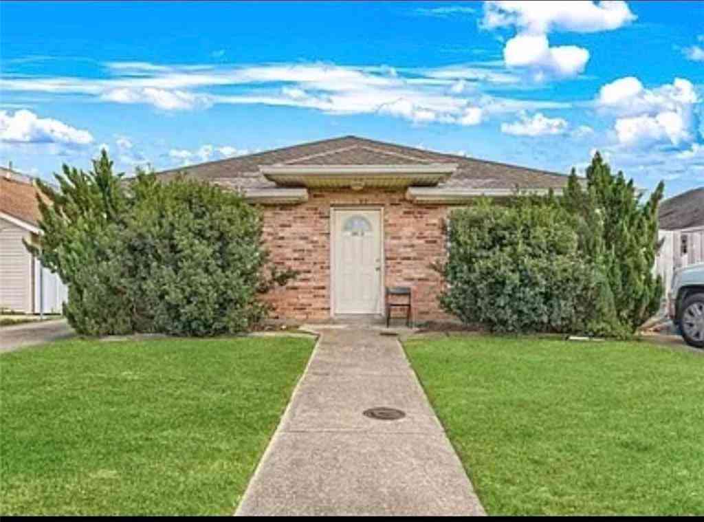 Multifamily For Rent - 3813 Jupiter Drive<br/> Chalmette, LA 70043