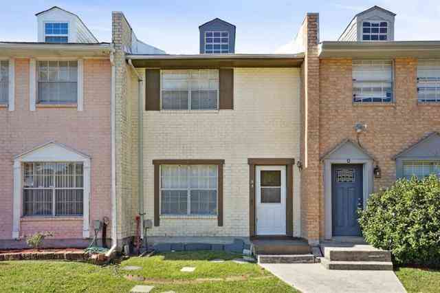 Townhouse For Rent - 4129 Chateau Boulevard #C<br/> Kenner, LA 70065