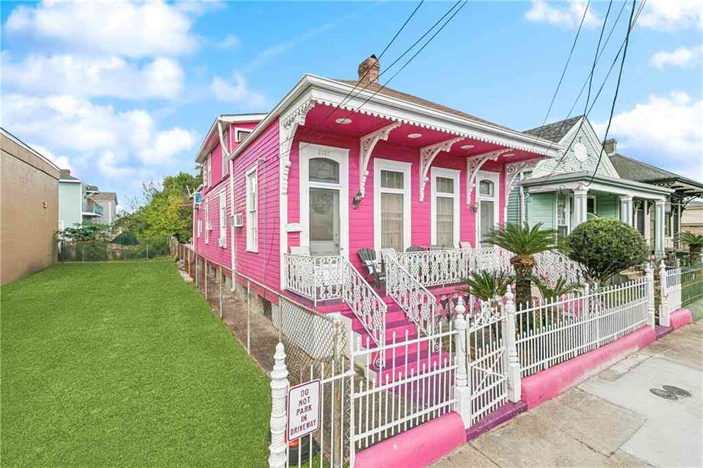 Multifamily For Rent - 2127 Simon Bolivar Avenue<br/> New Orleans, LA 70113
