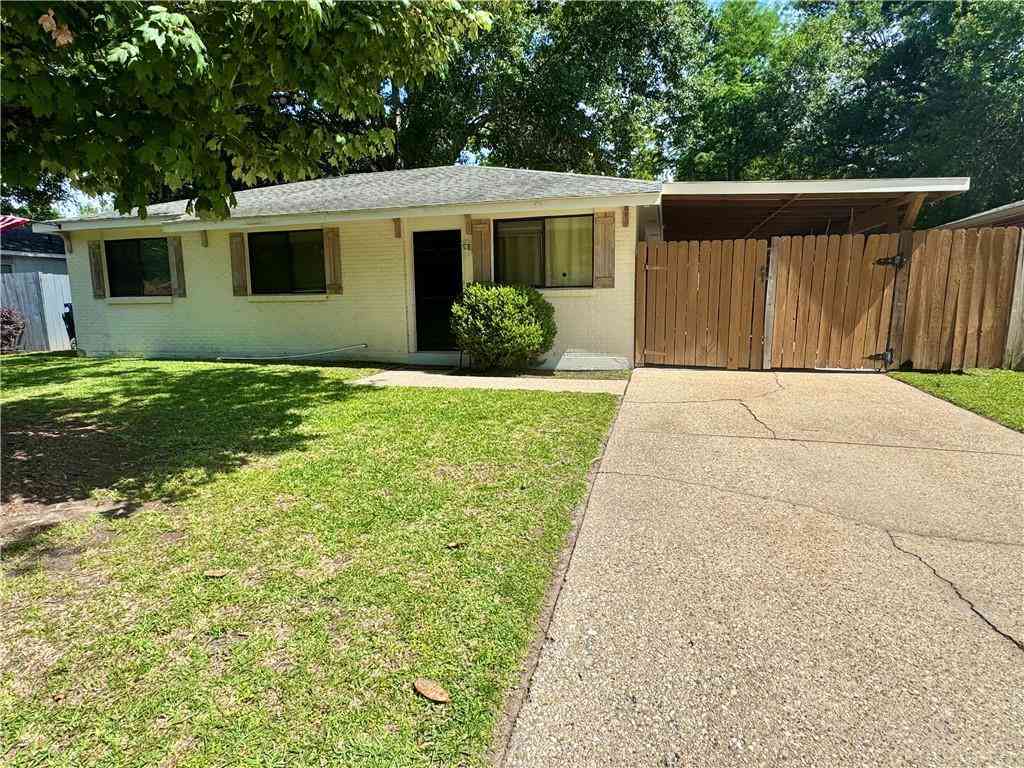 Homes For Sale - 352 Mallard Drive<br/> Slidell, LA 70458