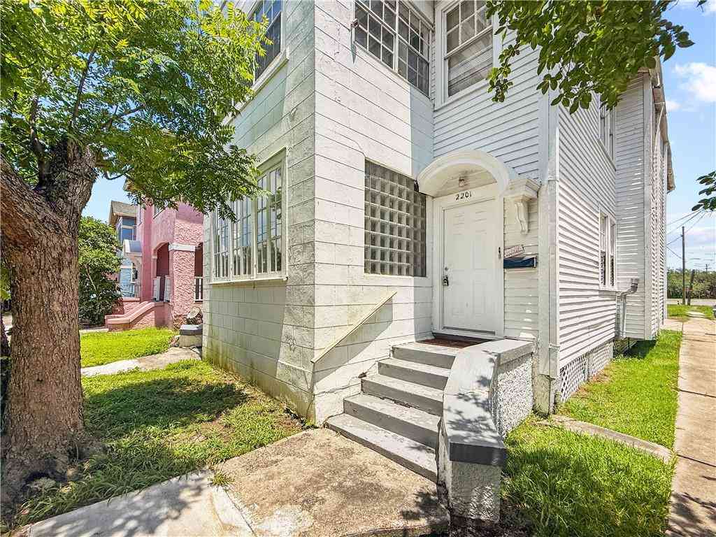 Multifamily For Rent - 2203 Broadway Street<br/> New Orleans, LA 70118