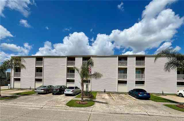 Condo For Rent - 2330 Edenborn Avenue #120<br/> Metairie, LA 70001