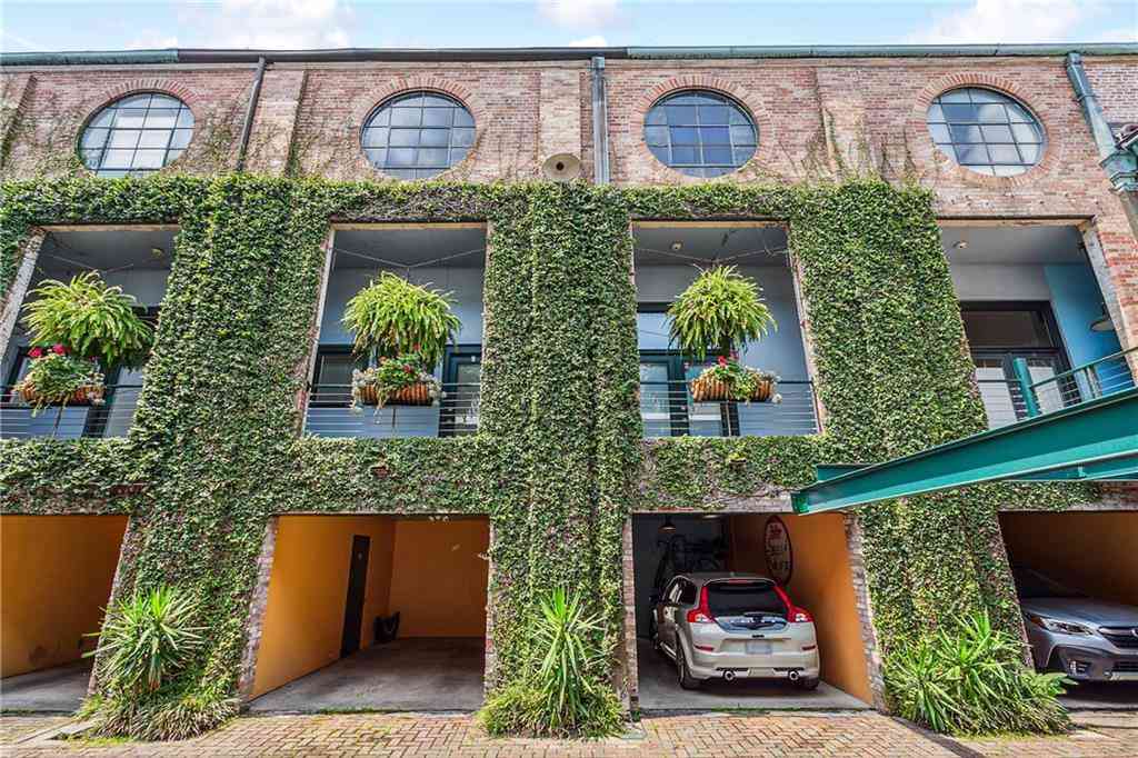Condo For Sale - 1201 Chartres Street #7<br/> New Orleans, LA 70116