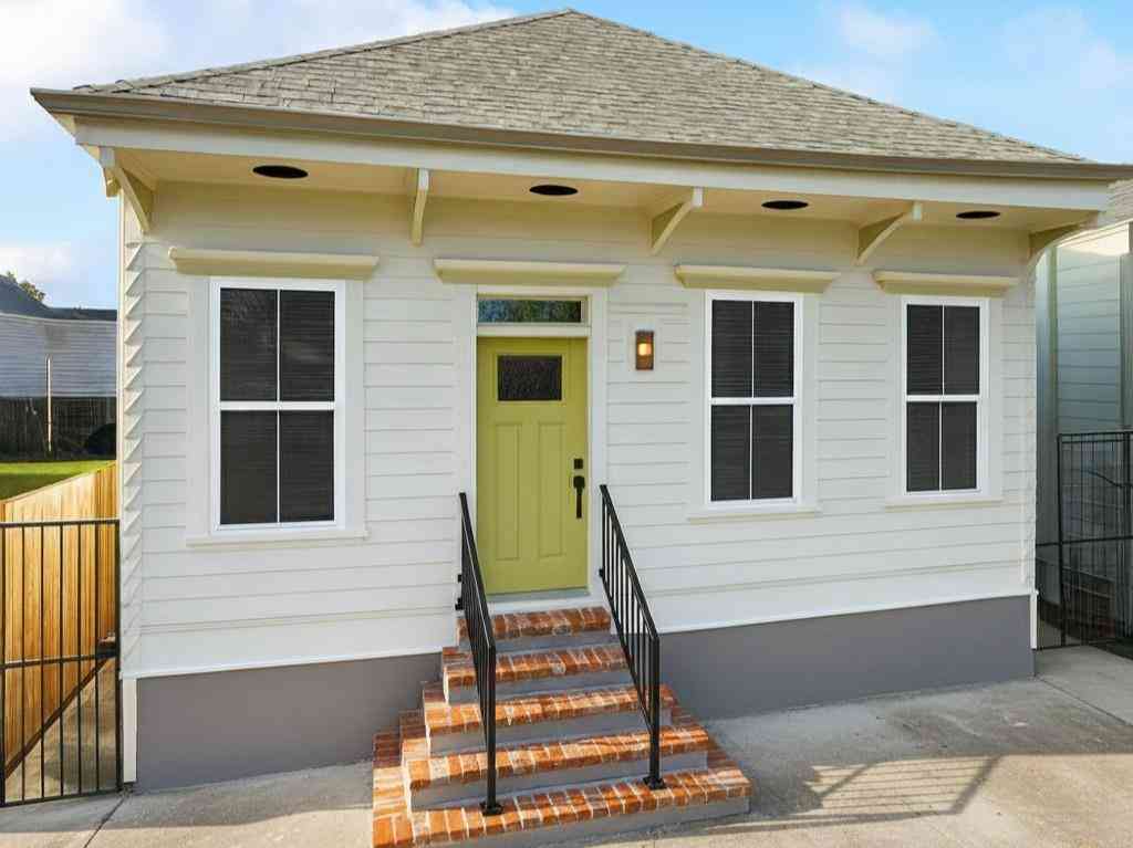 Homes For Sale - 2748 Orleans Avenue<br/> New Orleans, LA 70119