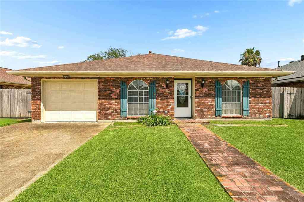 Homes For Sale - 1621 N Cumberland Street<br/> Metairie, LA 70003
