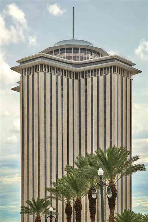 Condo For Sale - 2 Canal Street #2306<br/> New Orleans, LA 70130