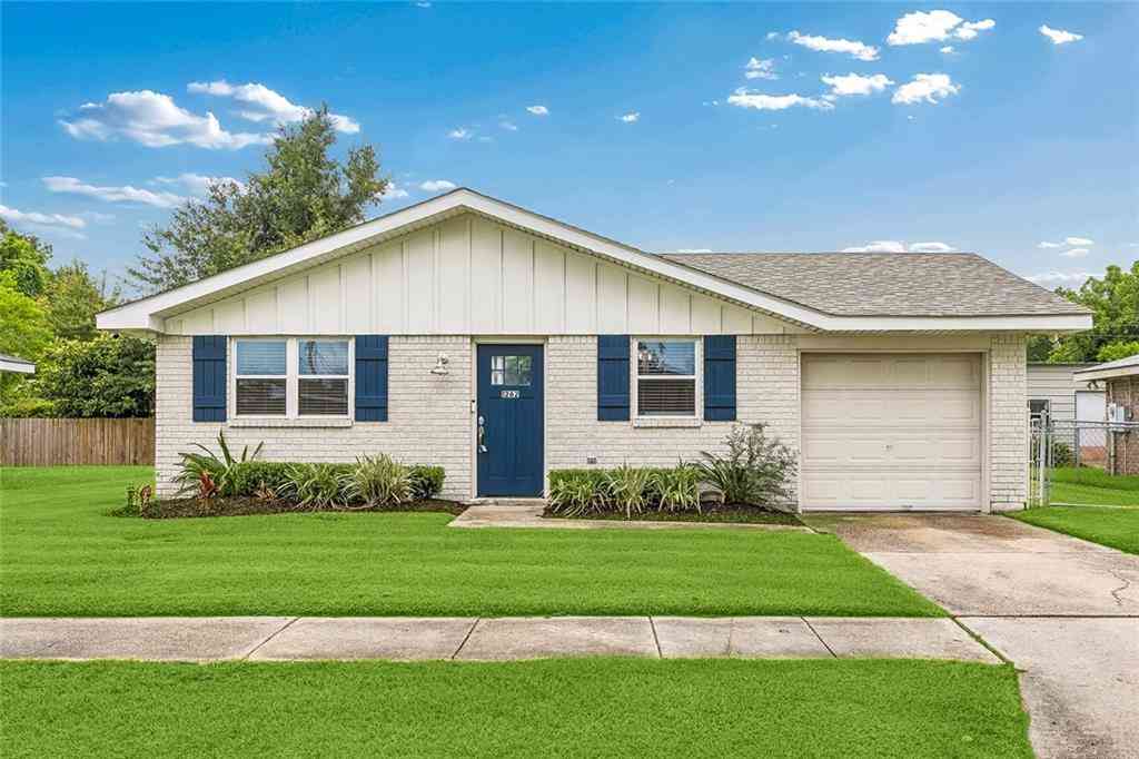 Homes For Sale - 1262 Luling Estates Drive<br/> Luling, LA 70070