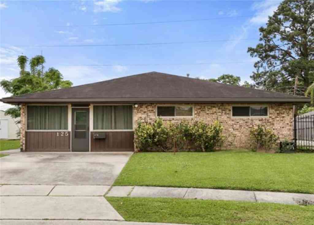 Homes For Sale - 125 Kennedy Drive<br/> Gretna, LA 70053