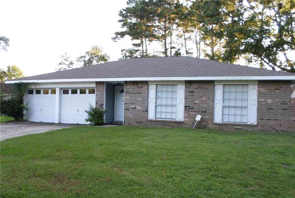Homes For Sale - 415 Ridgewood Drive<br/> Mandeville, LA 70471