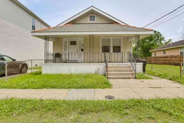 Homes For Sale - 2425 Allen Street<br/> New Orleans, LA 70119