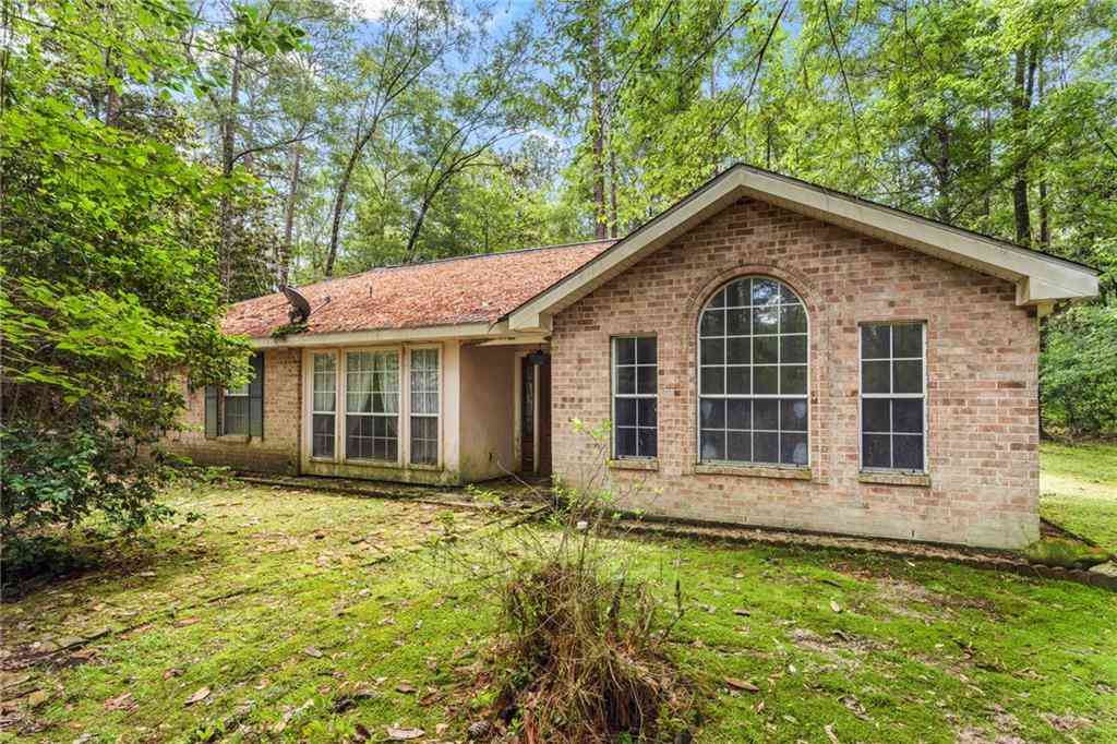 Homes For Sale - 18416 Pellegrin Drive<br/> Covington, LA 70435