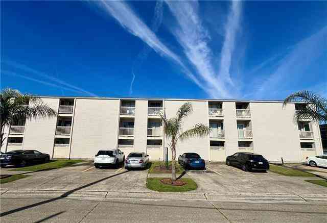 Condo For Rent - 2330 Edenborn Avenue #321<br/> Metairie, LA 70001