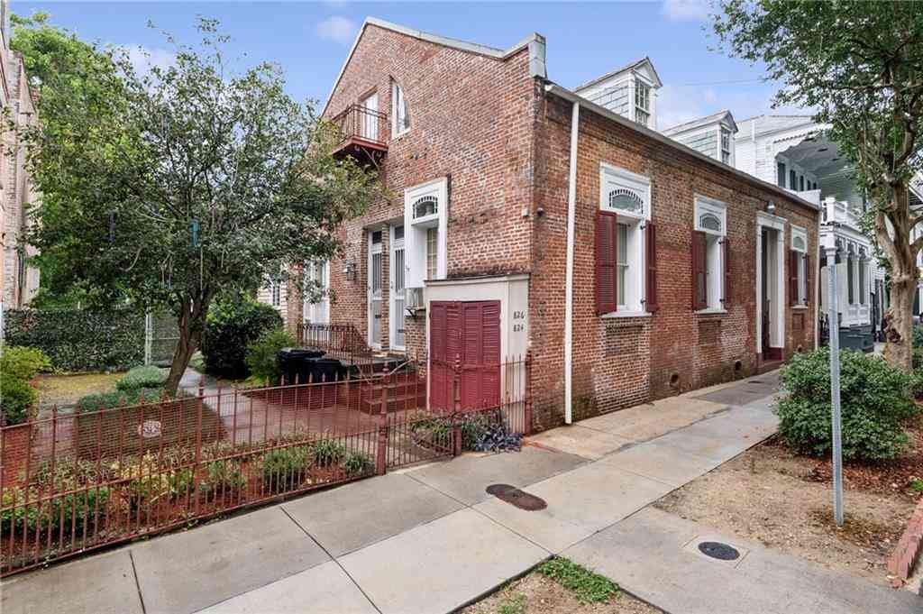 Apartment For Rent - 824 Esplanade Avenue #UPPER<br/> New Orleans, LA 70116