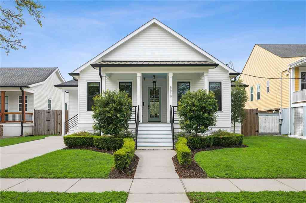 Homes For Sale - 5618 Chatham Drive<br/> New Orleans, LA 70122