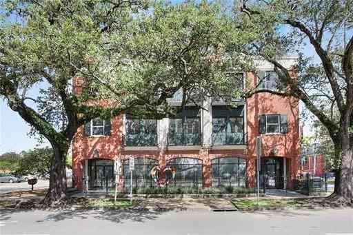 Apartment For Rent - 3305 St Charles Avenue #D<br/> New Orleans, LA 70115