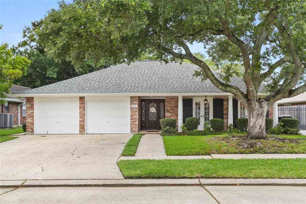 Homes For Sale - 236 Penfold Place<br/> Harahan, LA 70123