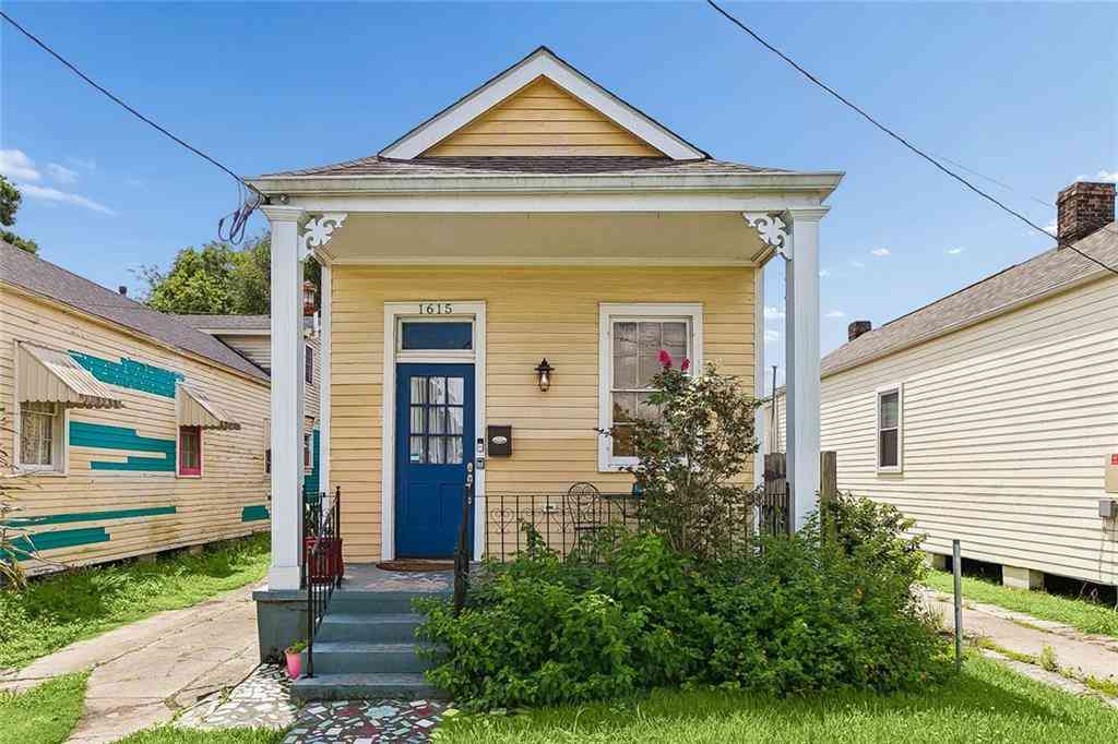 Homes For Sale - 1615 Hollygrove Street<br/> New Orleans, LA 70118