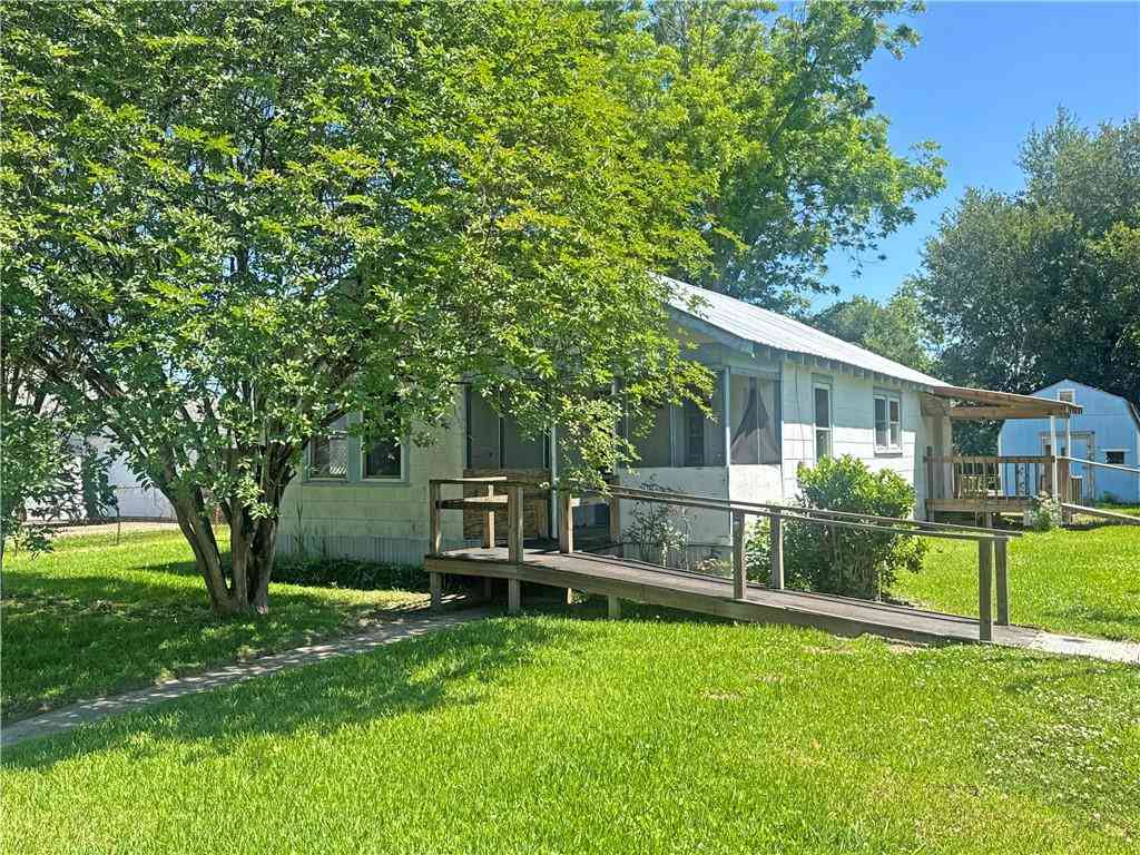 Homes For Sale - 160 N Pine Street<br/> Saint James County, Gramercy, LA 70052