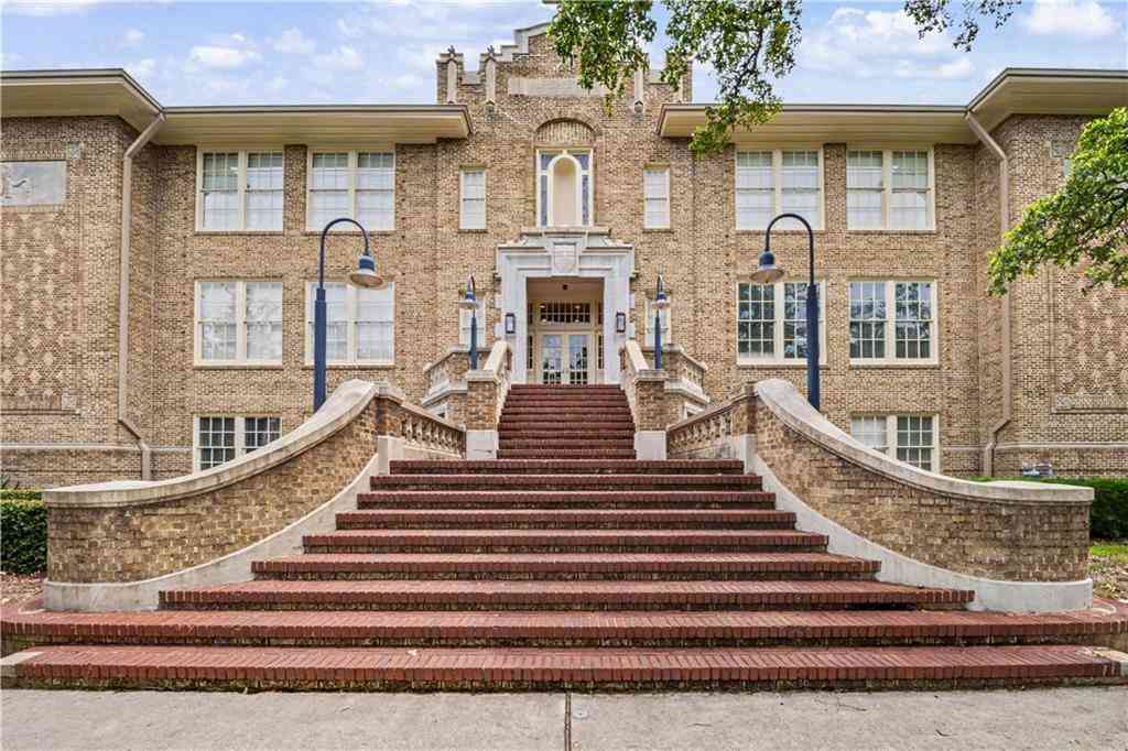 Condo For Sale - 1215 Louisiana Avenue #206<br/> New Orleans, LA 70115