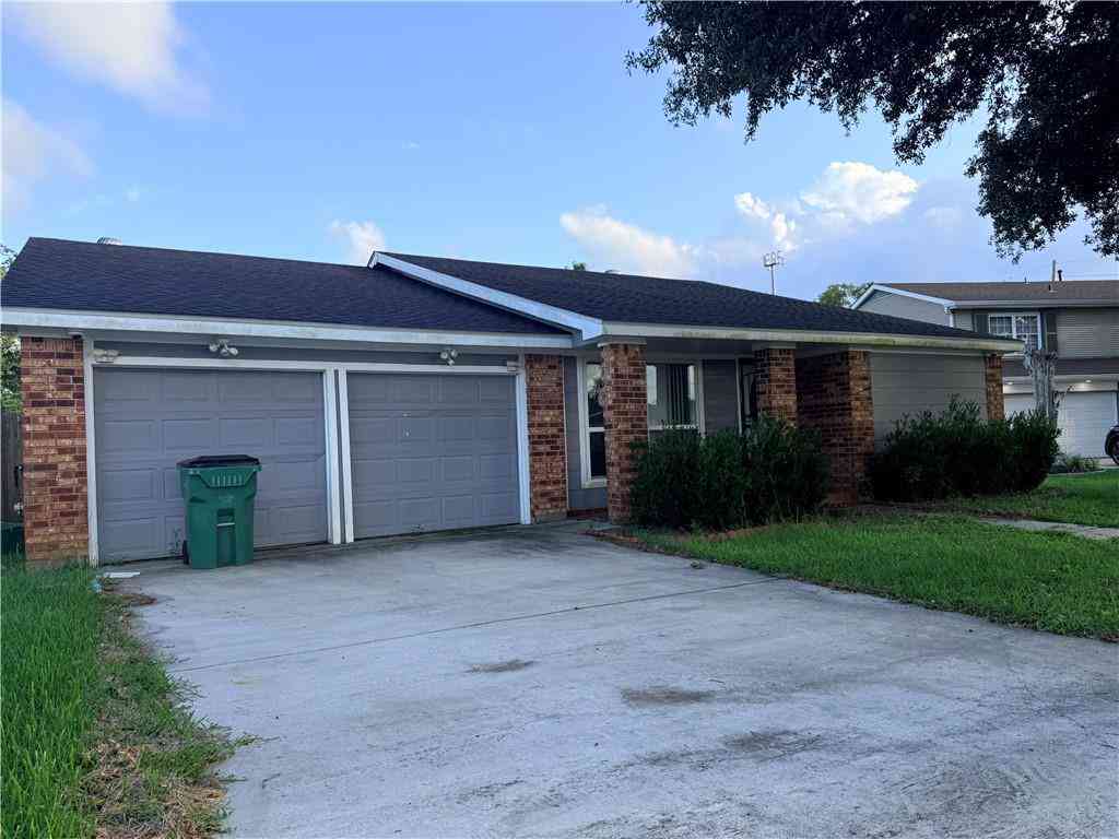 Homes For Sale - 4049 S Chipwood Drive<br/> Harvey, LA 70058