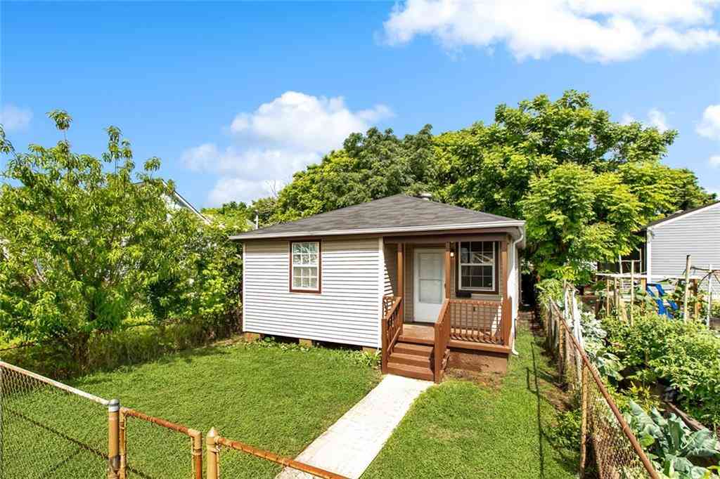 Homes For Sale - 811 Tricou Street<br/> New Orleans, LA 70117