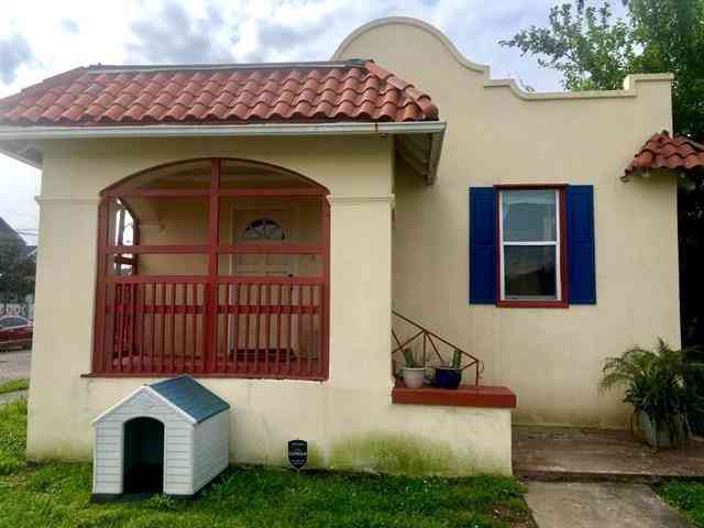 Homes For Sale - 4200 S Johnson Street<br/> New Orleans, LA 70125