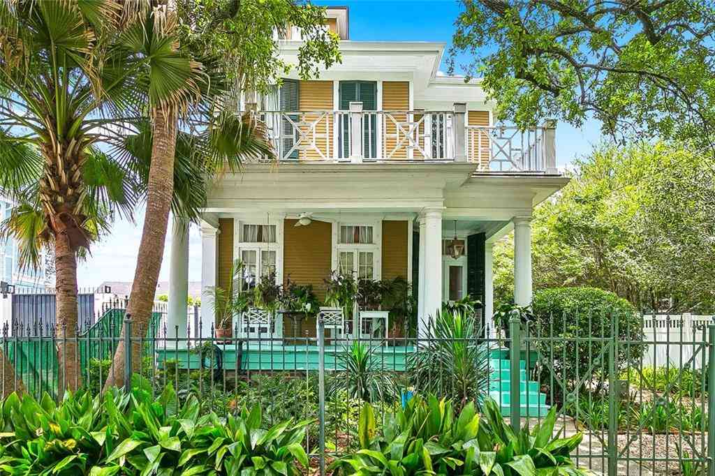 Homes For Sale - 427 S Pierce Street<br/> New Orleans, LA 70119