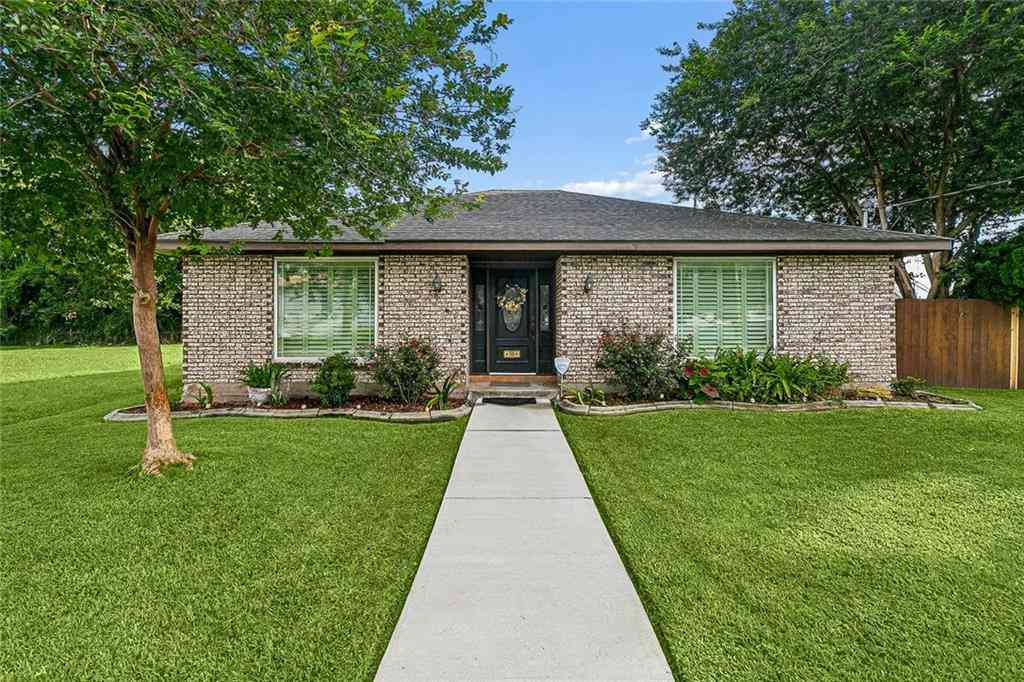 Homes For Sale - 701 Live Oak Street<br/> Jefferson County, Metairie, LA 70005