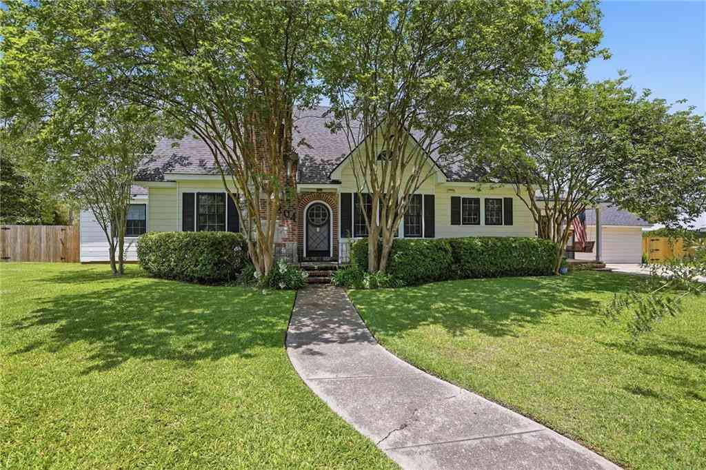 Homes For Sale - 804 W Charles Street<br/> Hammond, LA 70401