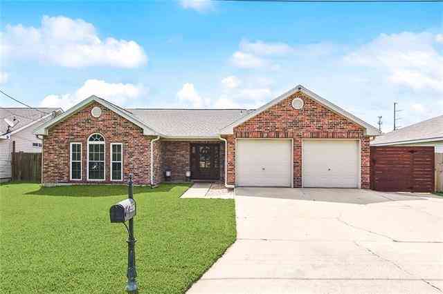 Homes For Sale - 407 E 3rd Street<br/> Belle Chasse, LA 70037