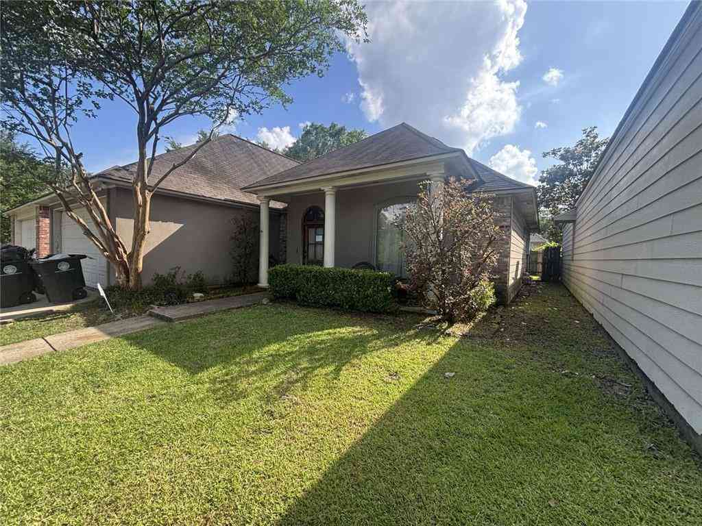 Homes For Sale - 8573 E Cypress Point Court<br/> Baton Rouge, LA 70809
