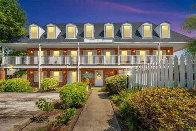 Condo For Rent - 818 Mosss Street #101<br/> New Orleans, LA 70112