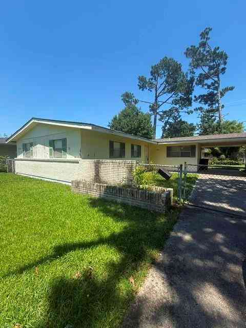 Homes For Sale - 543 Stratford Drive<br/> Jefferson County, Harahan, LA 70123