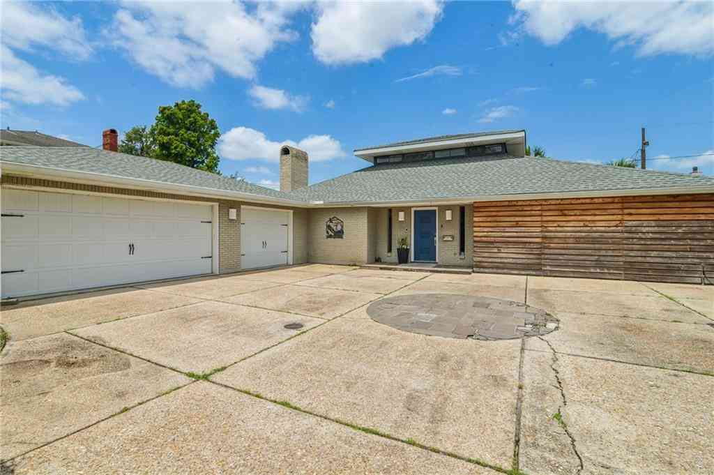 Homes For Sale - 141 Meadowbrook Street<br/> Gretna, LA 70056