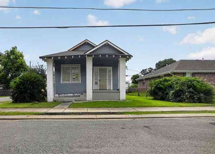 Homes For Sale - 1900 Evergreen Avenue<br/> New Orleans, LA 70114