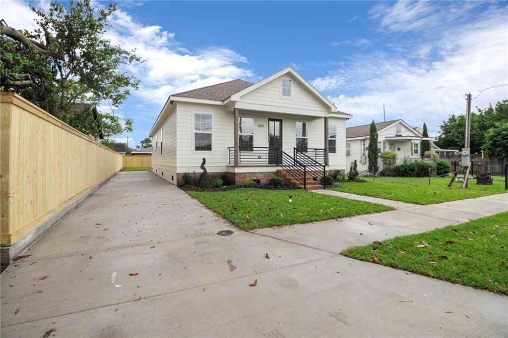 Homes For Sale - 820 Calvert Street<br/> Metairie, LA 70001
