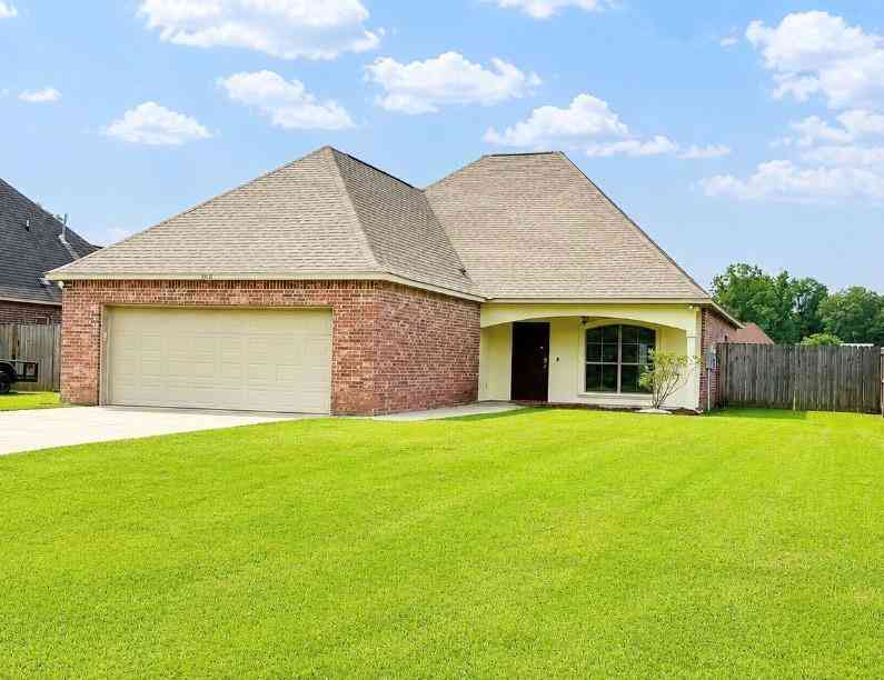 Homes For Sale - 13134 N Montrose Drive<br/> Denham Springs, LA 70726
