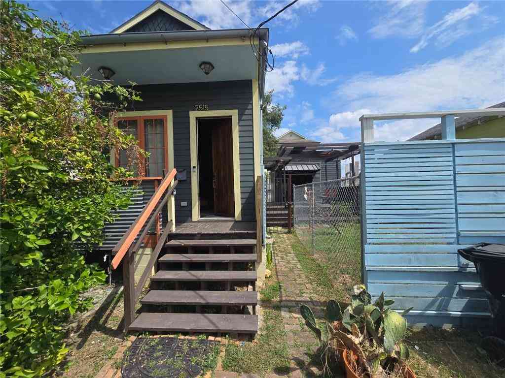 Homes For Rent - 2515 Upperline Street<br/> New Orleans, LA 70115