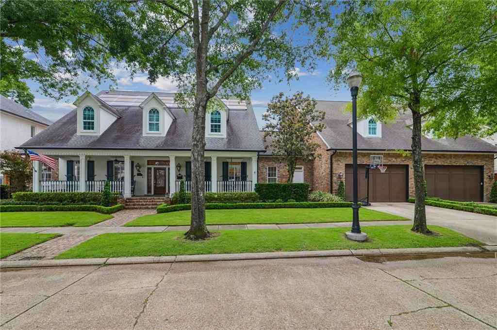 Homes For Sale - 236 Glenwood Drive<br/> Metairie, LA 70005