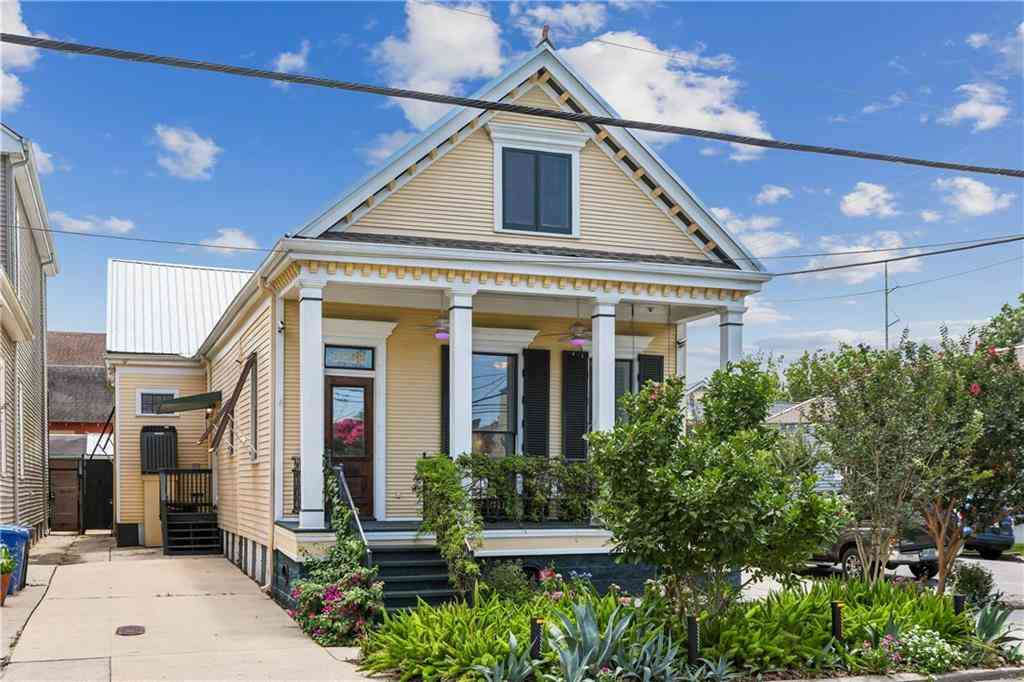 Homes For Sale - 3238 Banks Street<br/> New Orleans, LA 70117