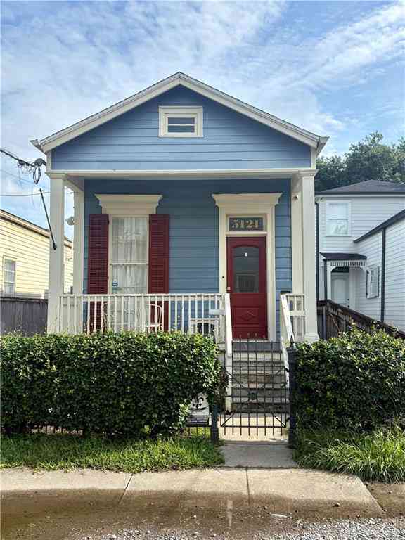 Homes For Rent - 5121 Coliseum Street<br/> New Orleans, LA 70115