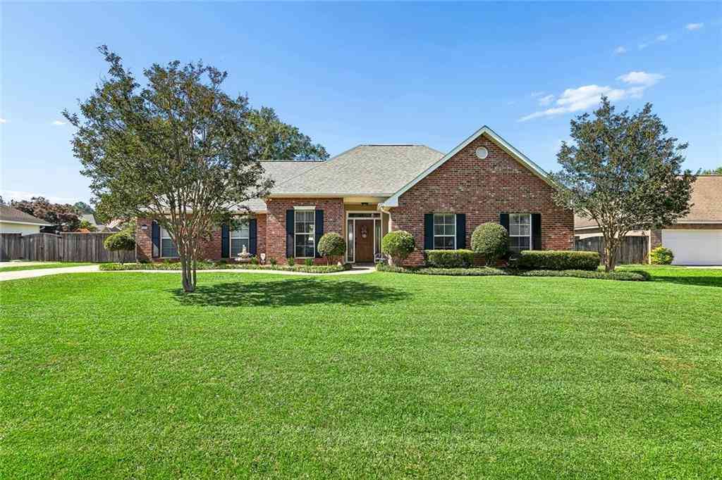 Homes For Sale - 420 Turnwood Drive<br/> Covington, LA 70433